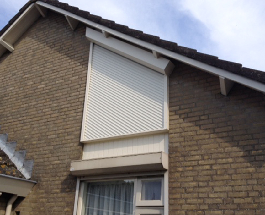 Schuin rolluik montage